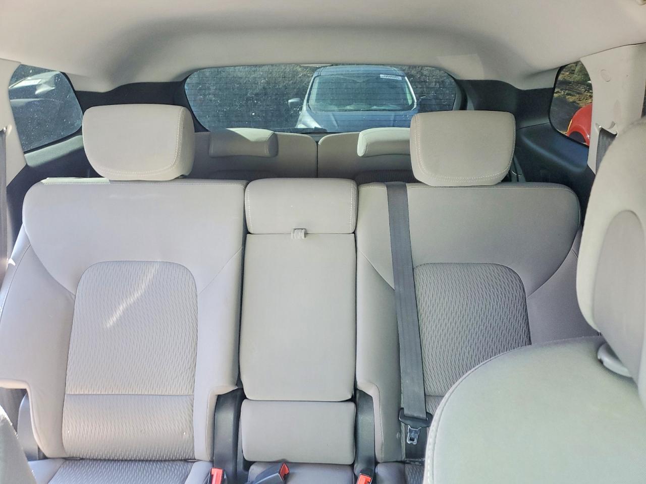 2016 HYUNDAI SANTA FE SE photo 19
