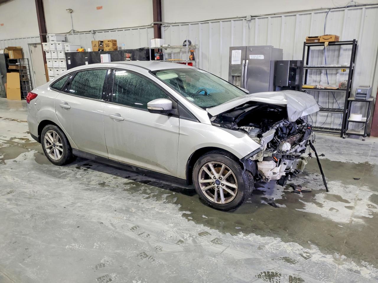 2017 FORD FOCUS SE photo 4