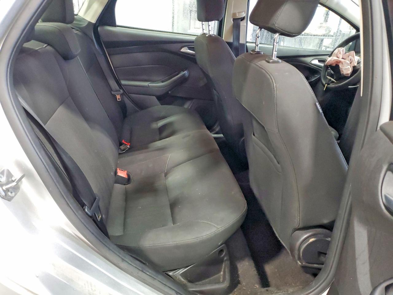 2017 FORD FOCUS SE photo 10