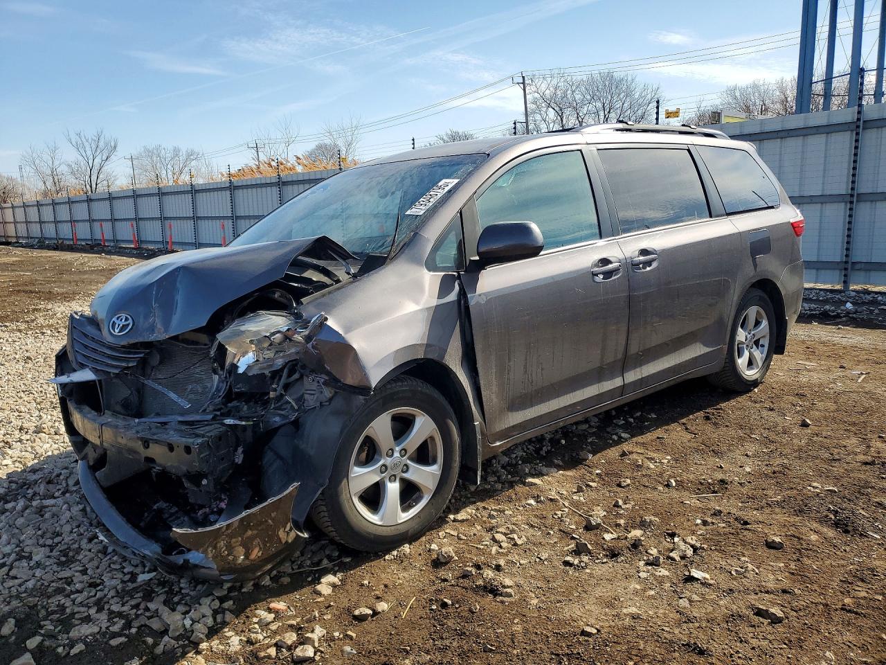 2017 TOYOTA SIENNA