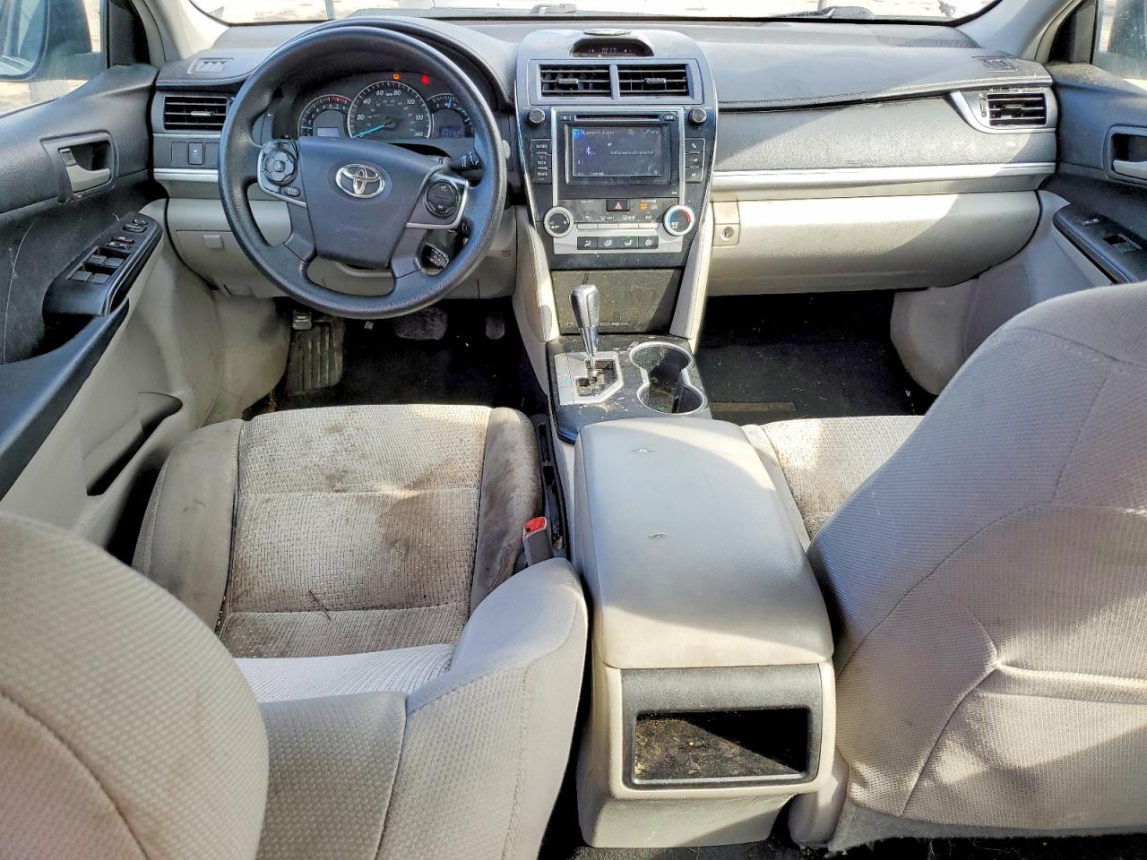 2012 TOYOTA CAMRY LE photo 22