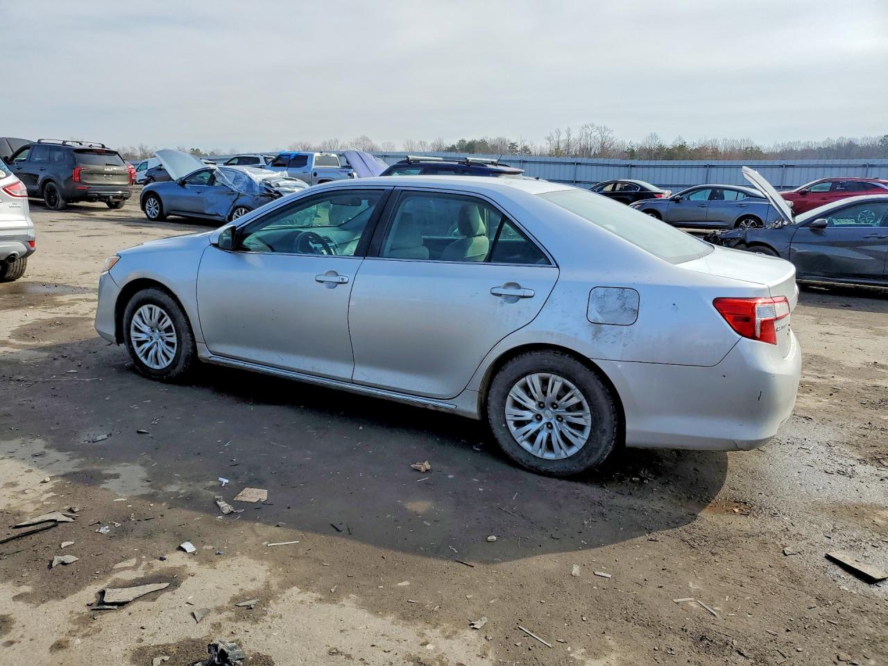 2012 TOYOTA CAMRY LE photo 4