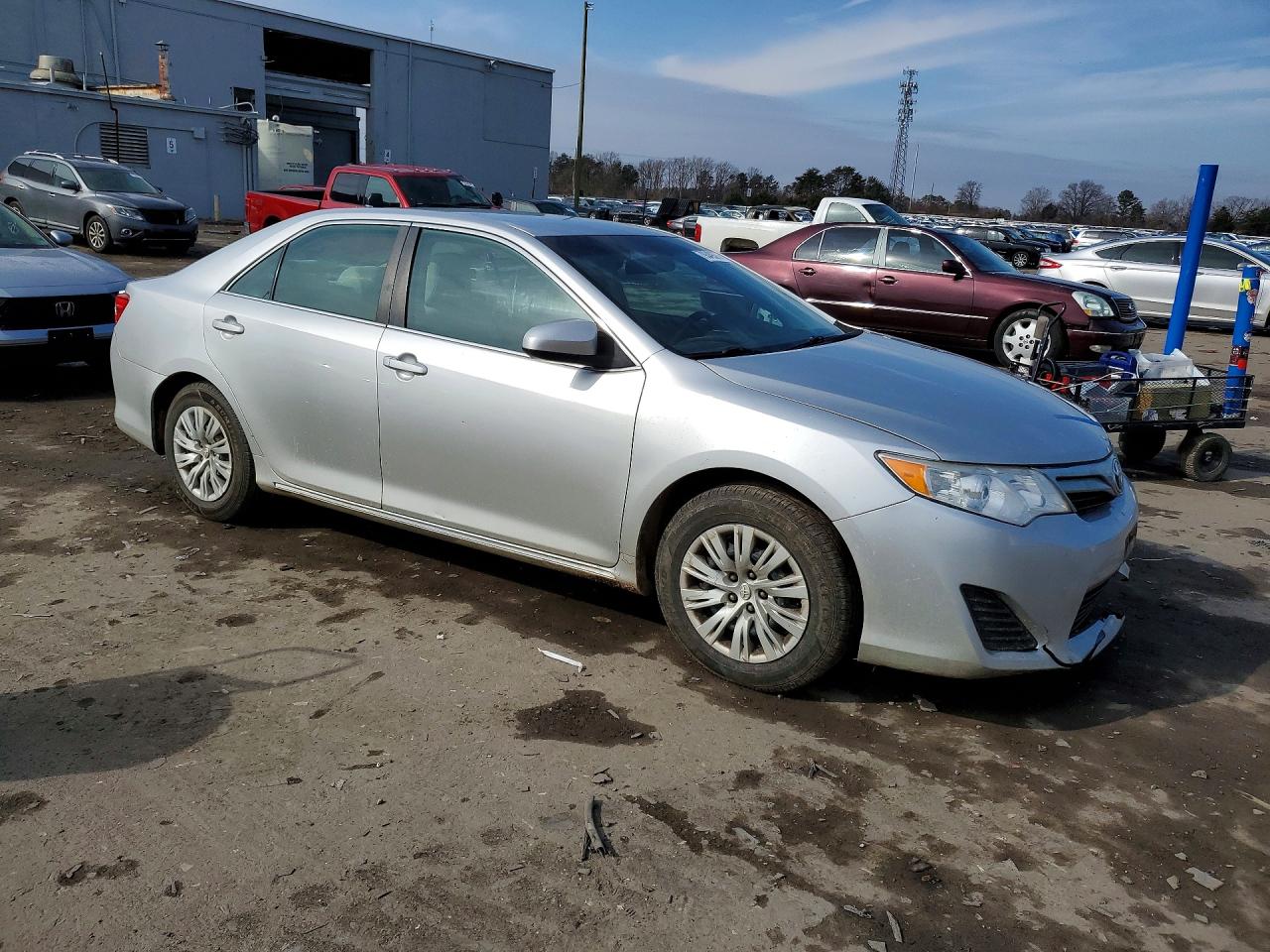 2012 TOYOTA CAMRY LE photo 10