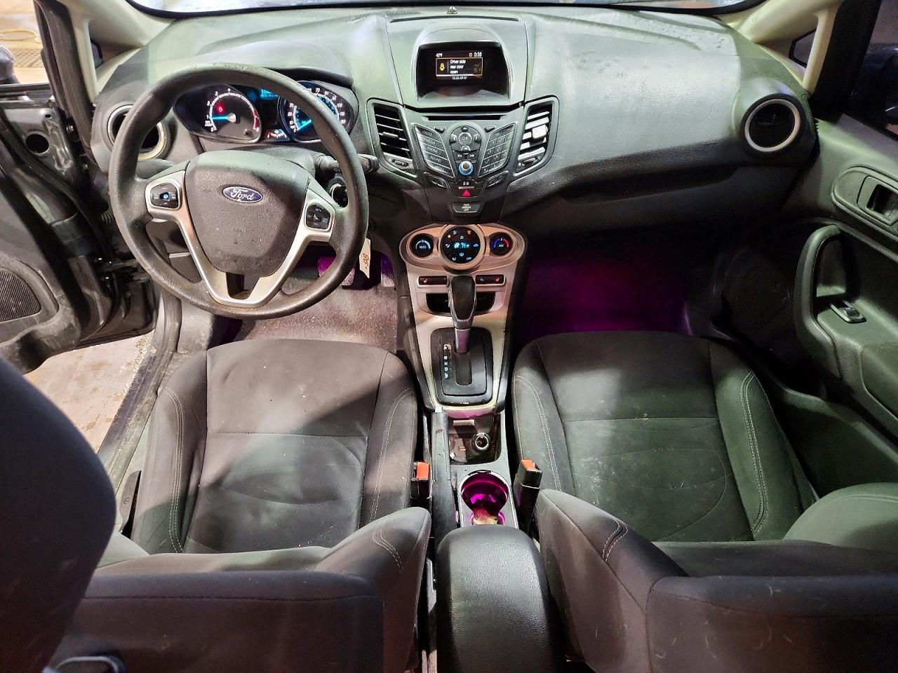 2018 FORD FIESTA SE photo 8
