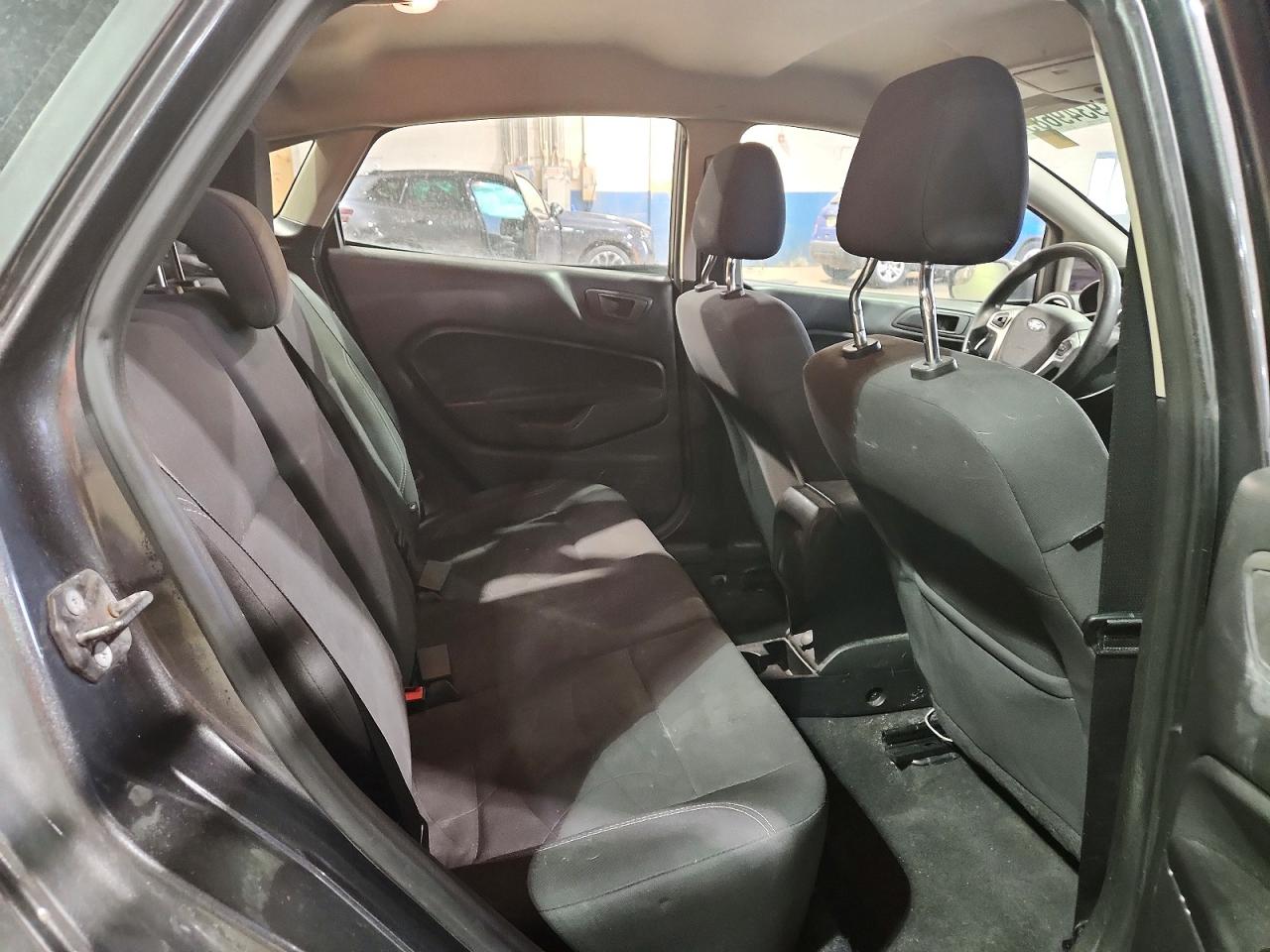 2018 FORD FIESTA SE photo 10
