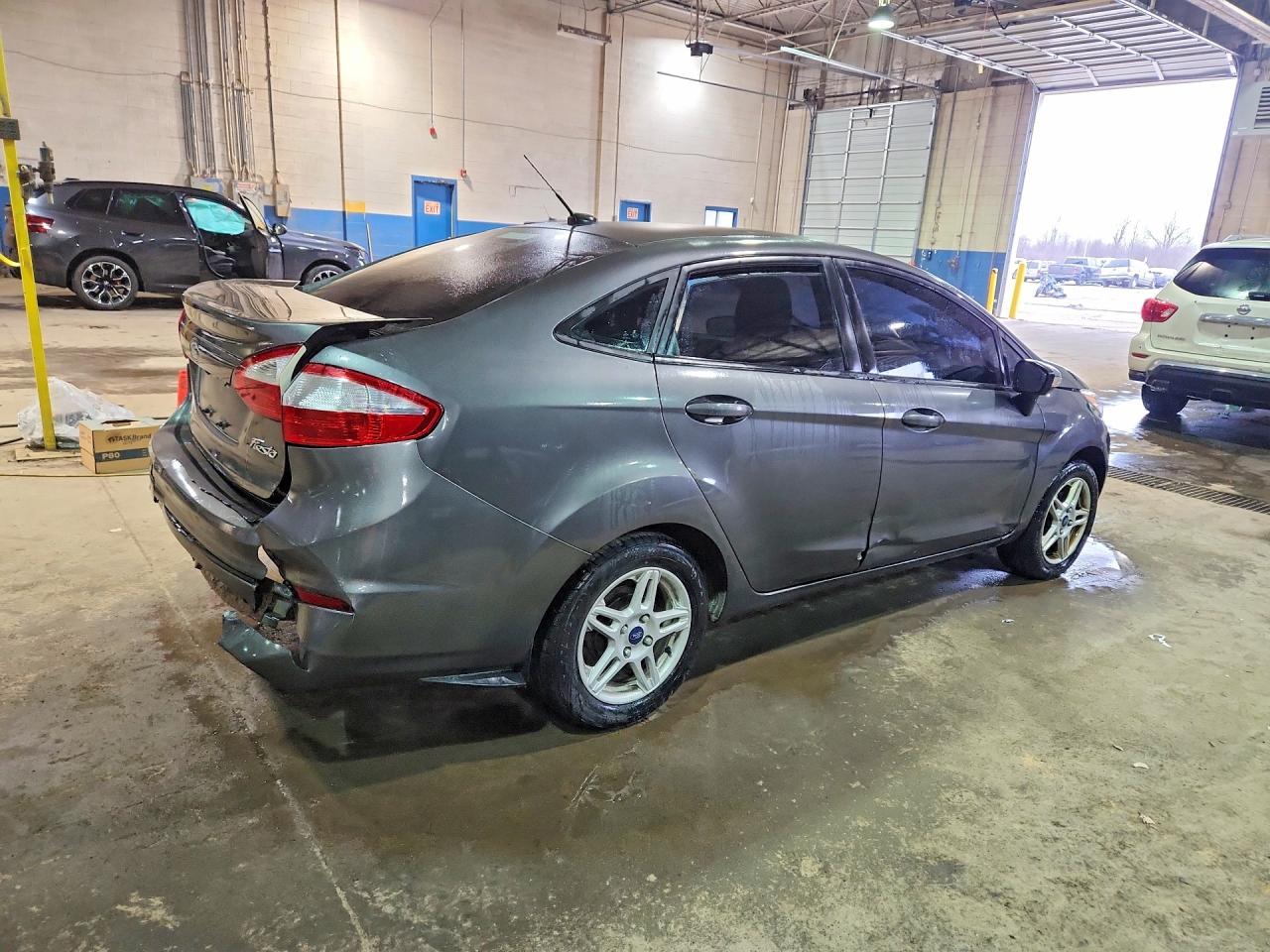 2018 FORD FIESTA SE photo 3