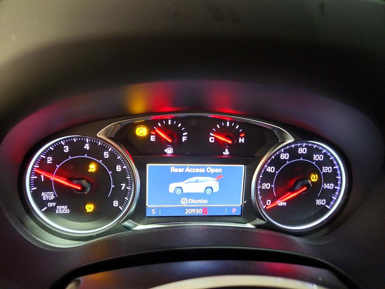 2024 GMC TERRAIN SLT photo 9