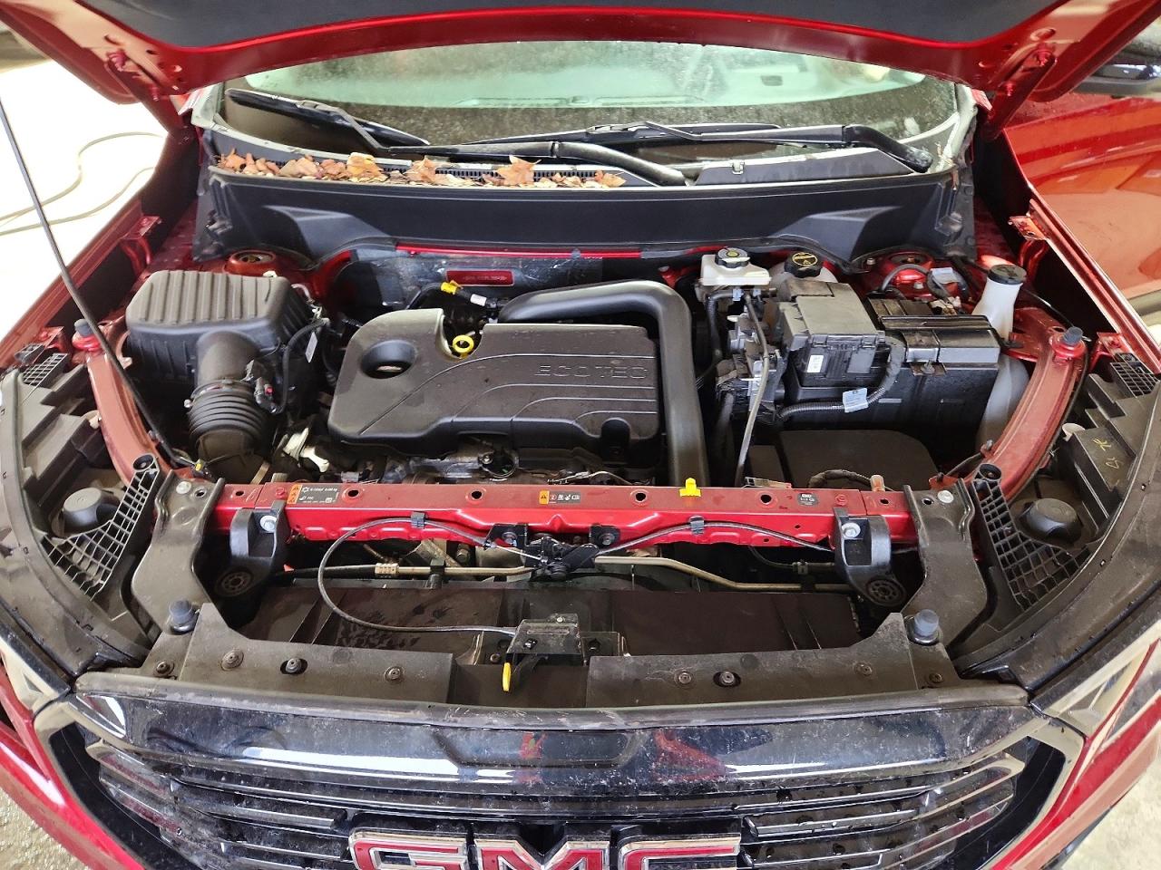 2024 GMC TERRAIN SLT photo 12