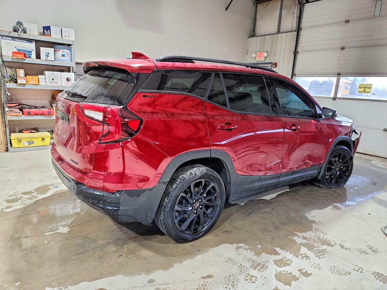 2024 GMC TERRAIN SLT photo 3