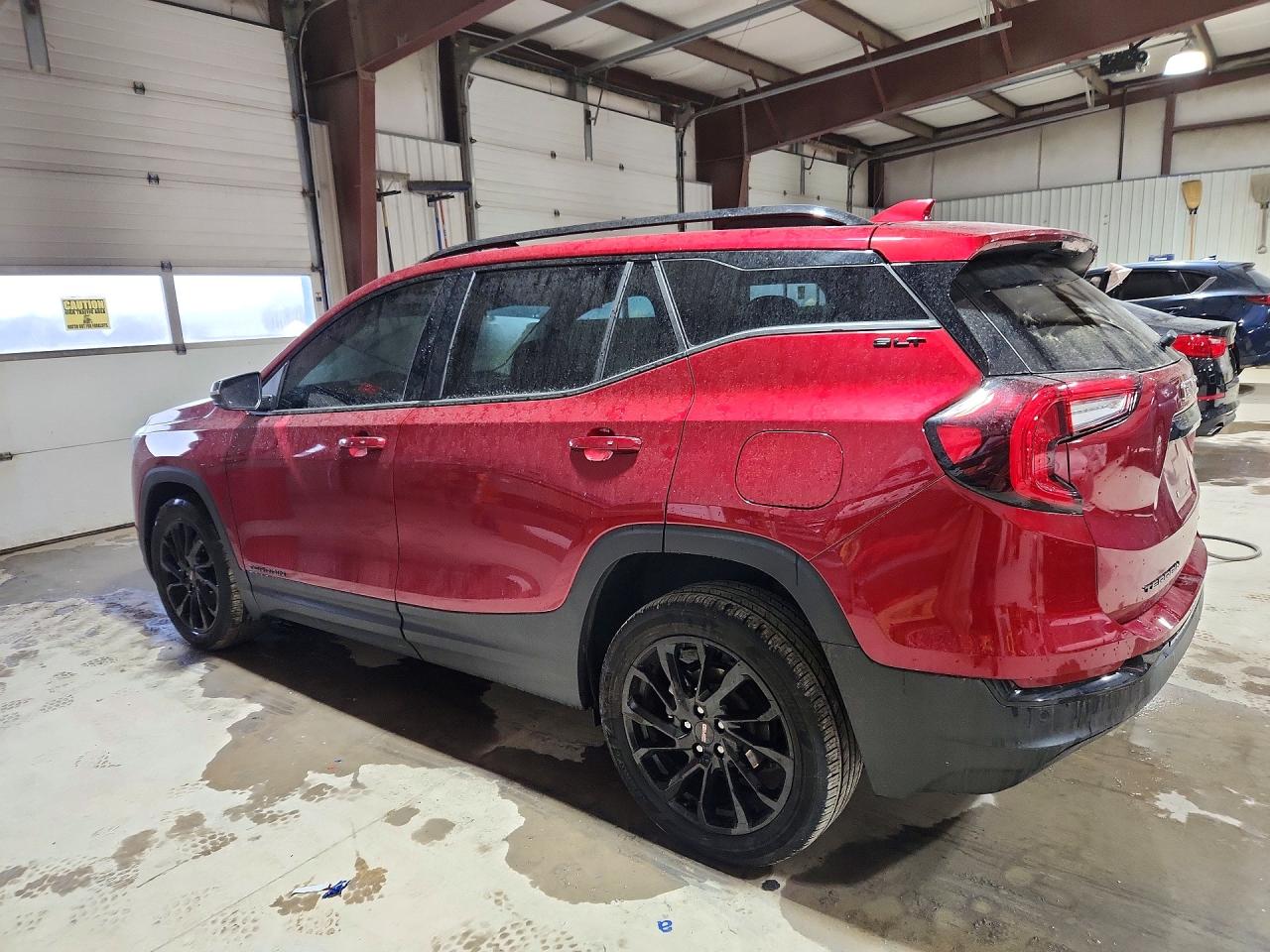 2024 GMC TERRAIN SLT photo 2