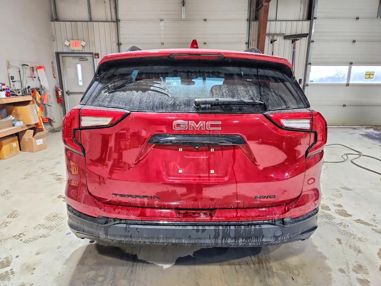 2024 GMC TERRAIN SLT photo 6