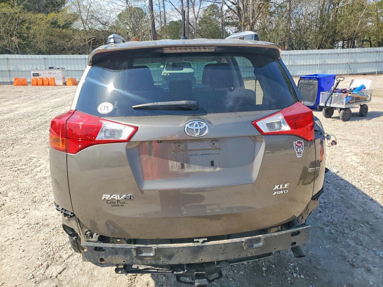 2013 TOYOTA RAV4 XLE photo 16