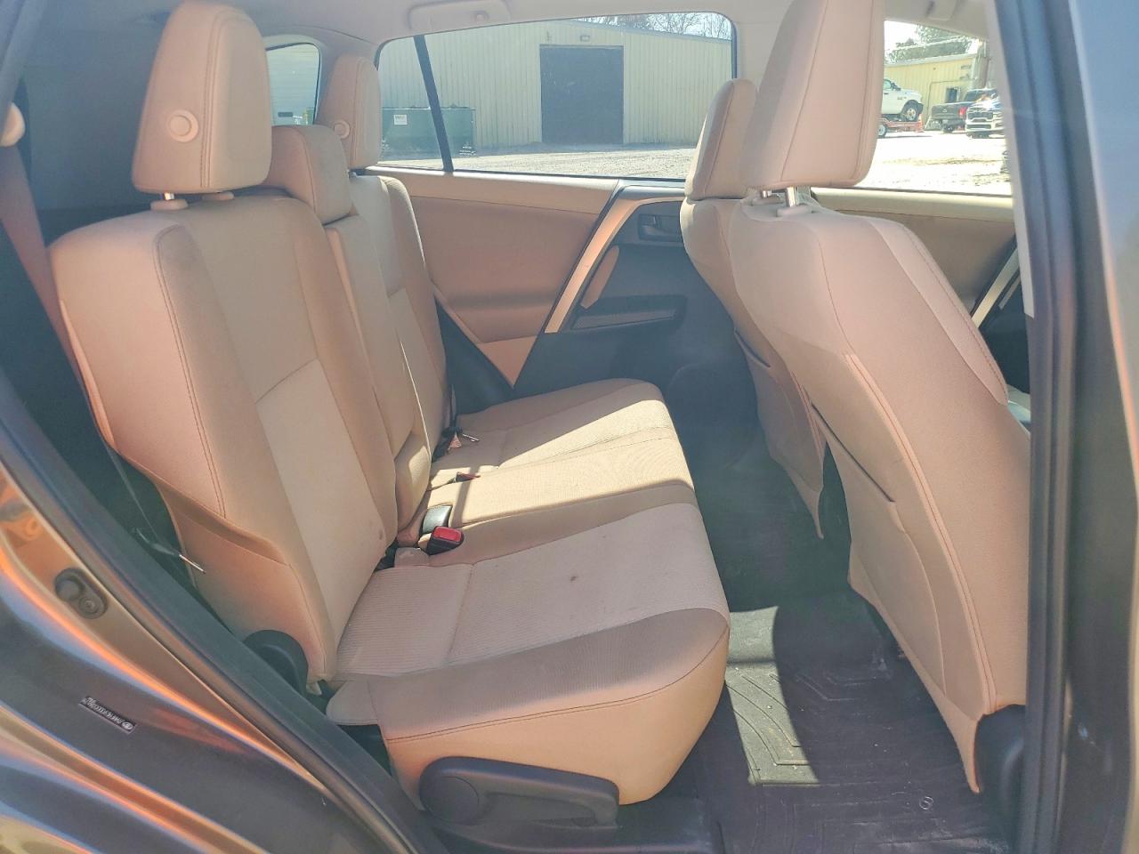 2013 TOYOTA RAV4 XLE photo 28