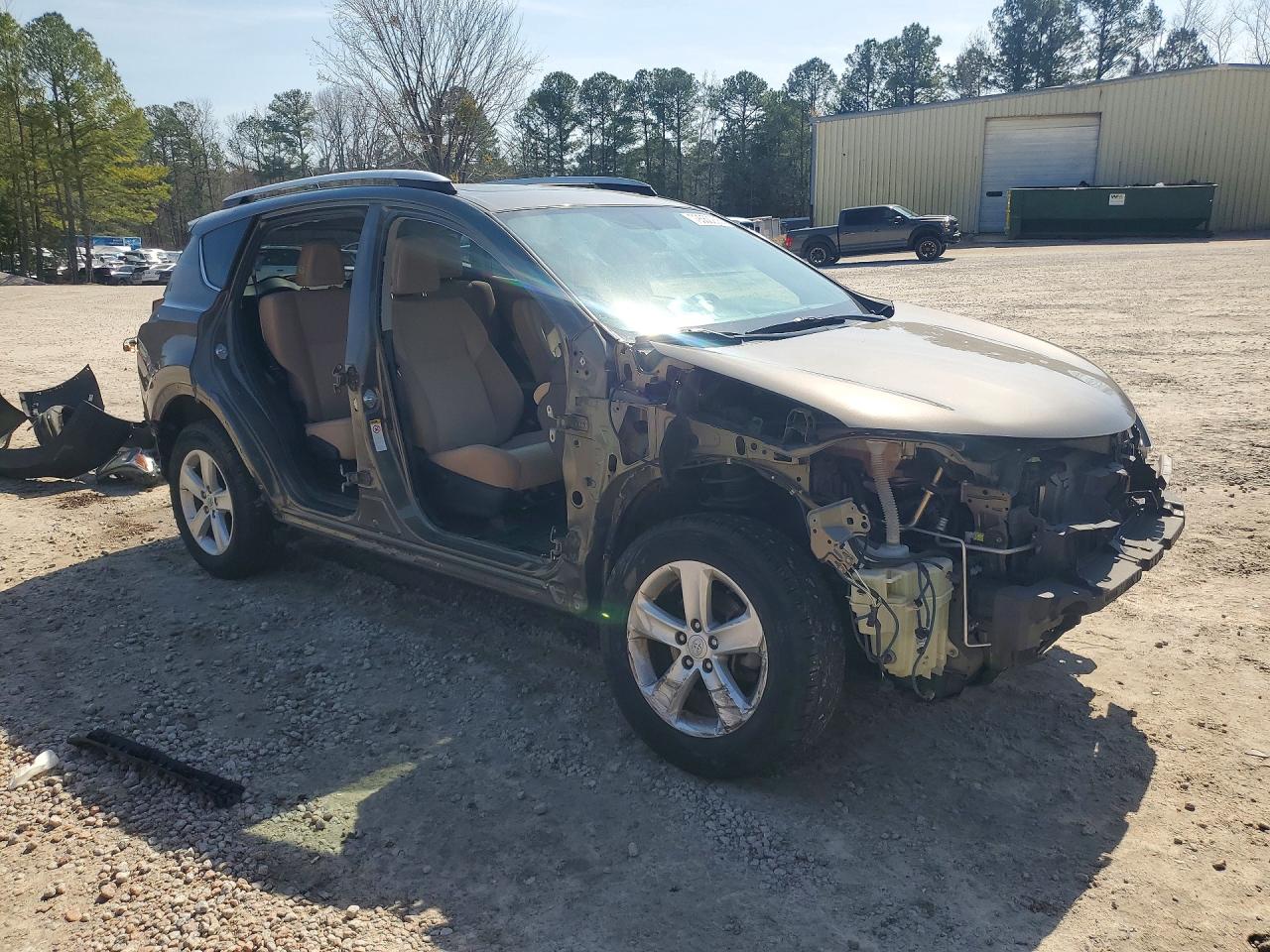 2013 TOYOTA RAV4 XLE photo 10