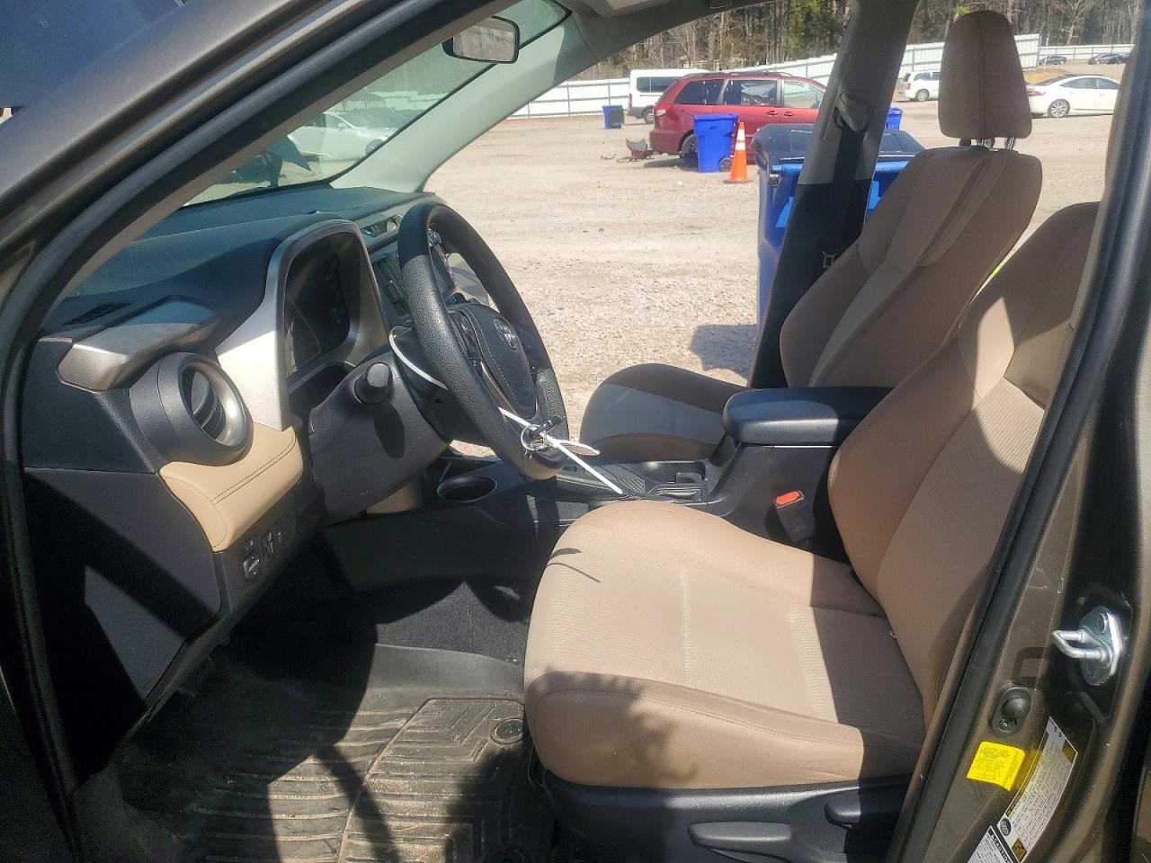 2013 TOYOTA RAV4 XLE photo 19