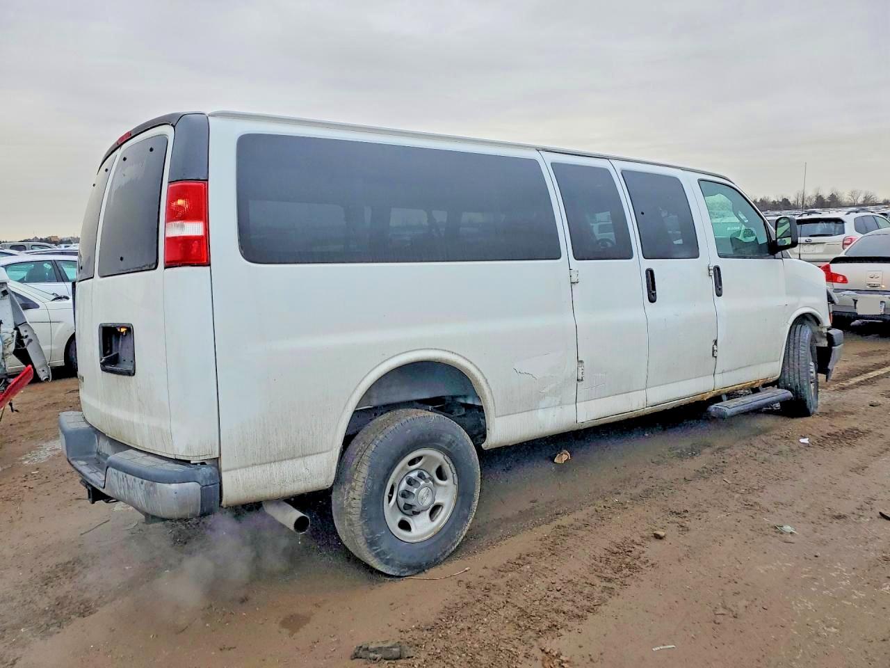 2020 CHEVROLET EXPRESS G3500 LT photo 5