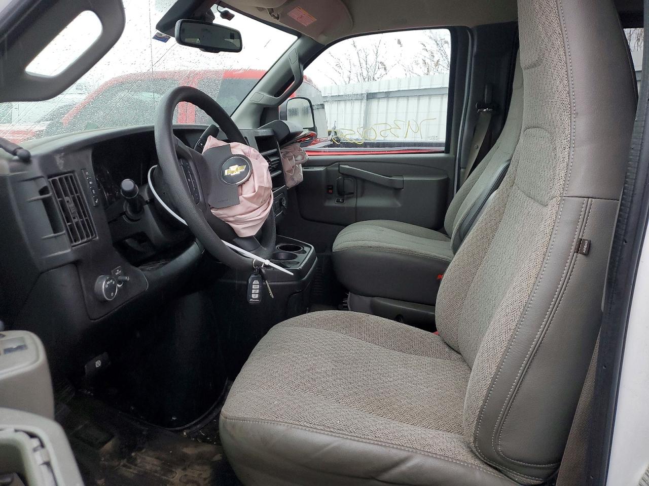 2020 CHEVROLET EXPRESS G3500 LT photo 13