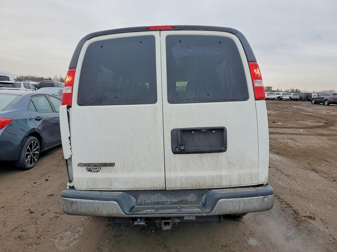 2020 CHEVROLET EXPRESS G3500 LT photo 11