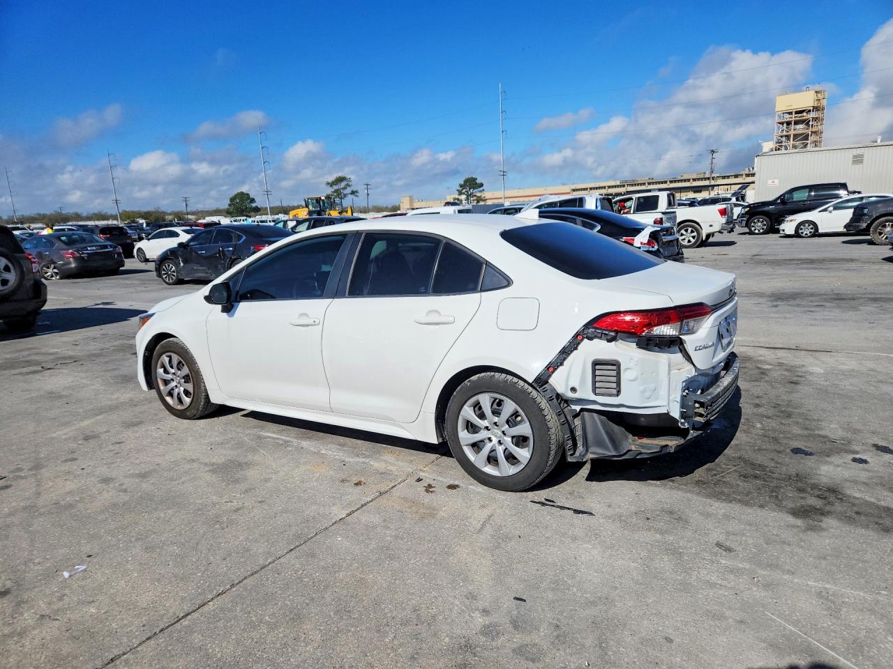 2021 TOYOTA COROLLA LE photo 2