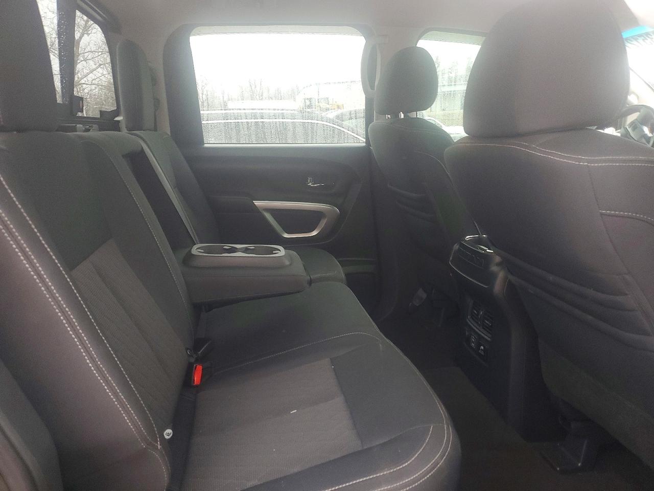 2019 NISSAN TITAN XD SV photo 28