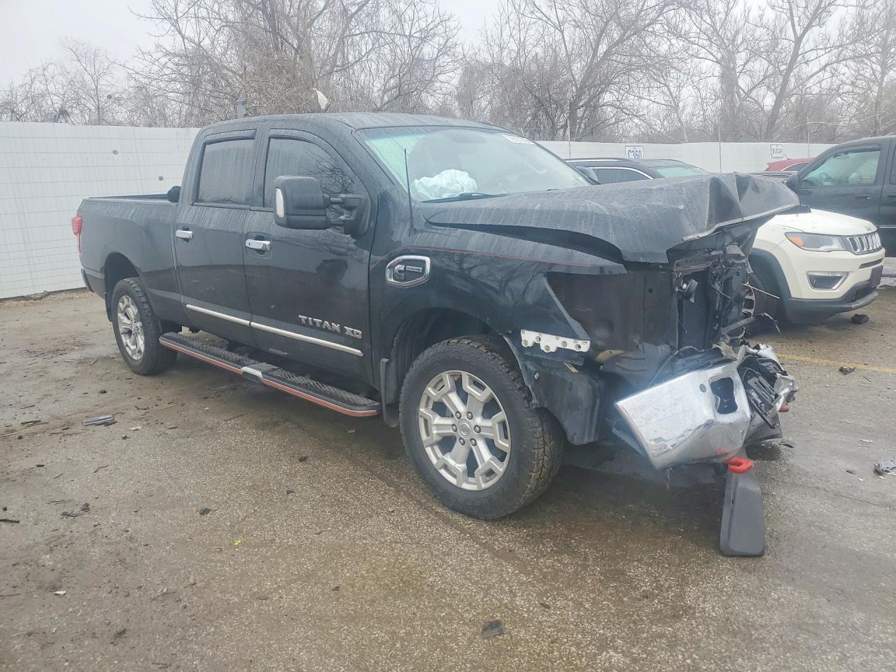 2019 NISSAN TITAN XD SV photo 10