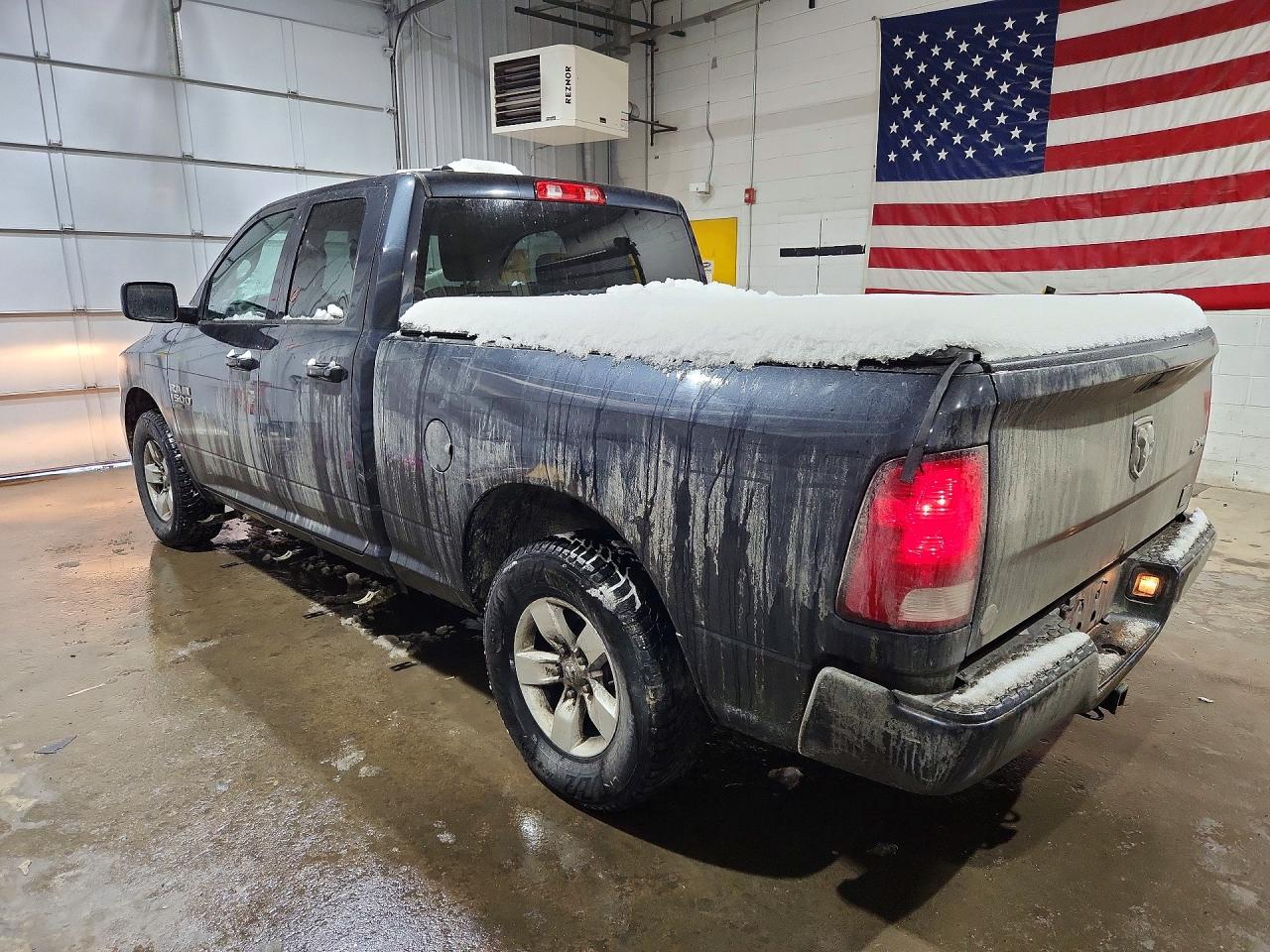 2019 RAM 1500 CLASSIC TRADESMAN photo 3