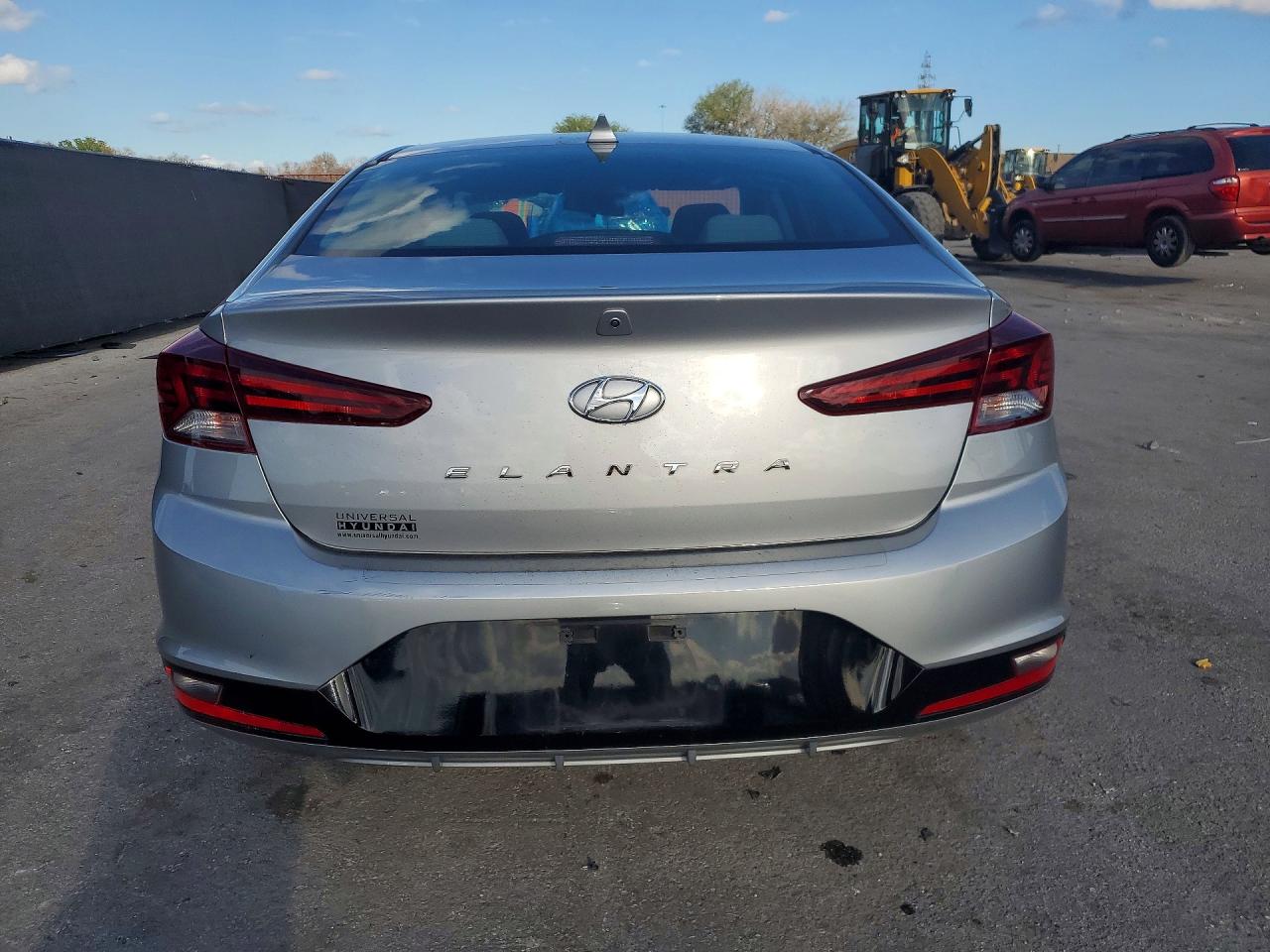 2020 HYUNDAI ELANTRA SEL photo 6