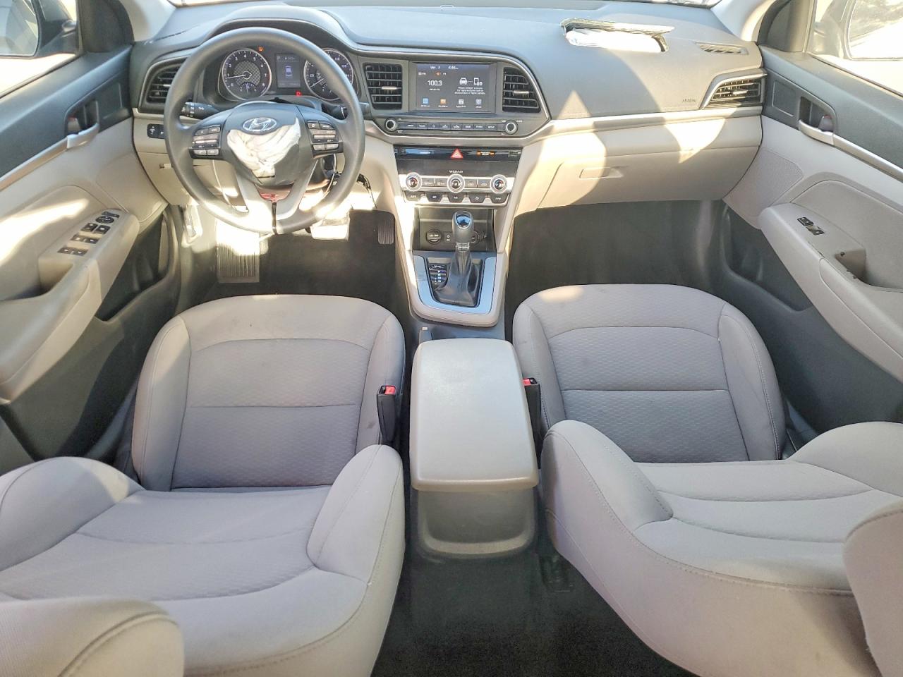 2020 HYUNDAI ELANTRA SEL photo 8