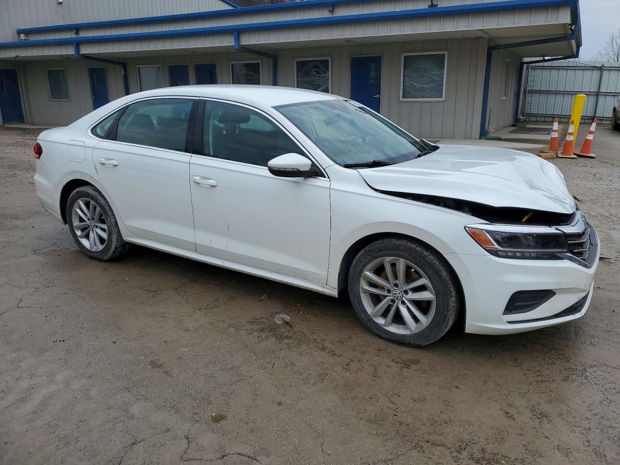 2020 VOLKSWAGEN PASSAT SE photo 4