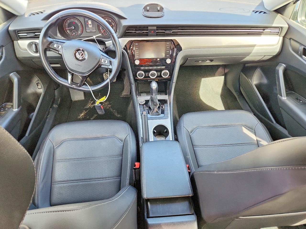 2020 VOLKSWAGEN PASSAT SE photo 8