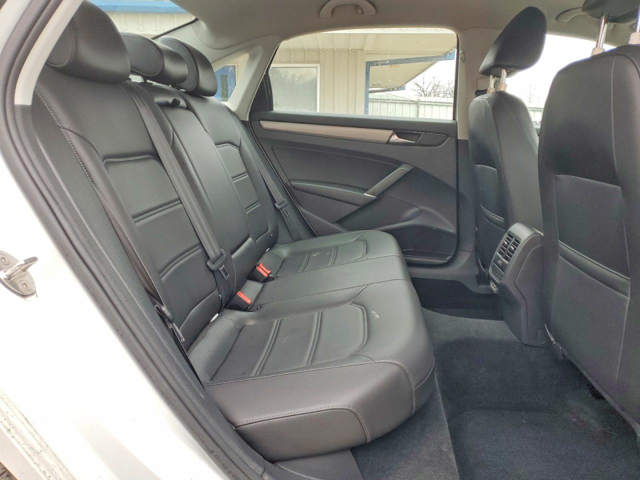 2020 VOLKSWAGEN PASSAT SE photo 10