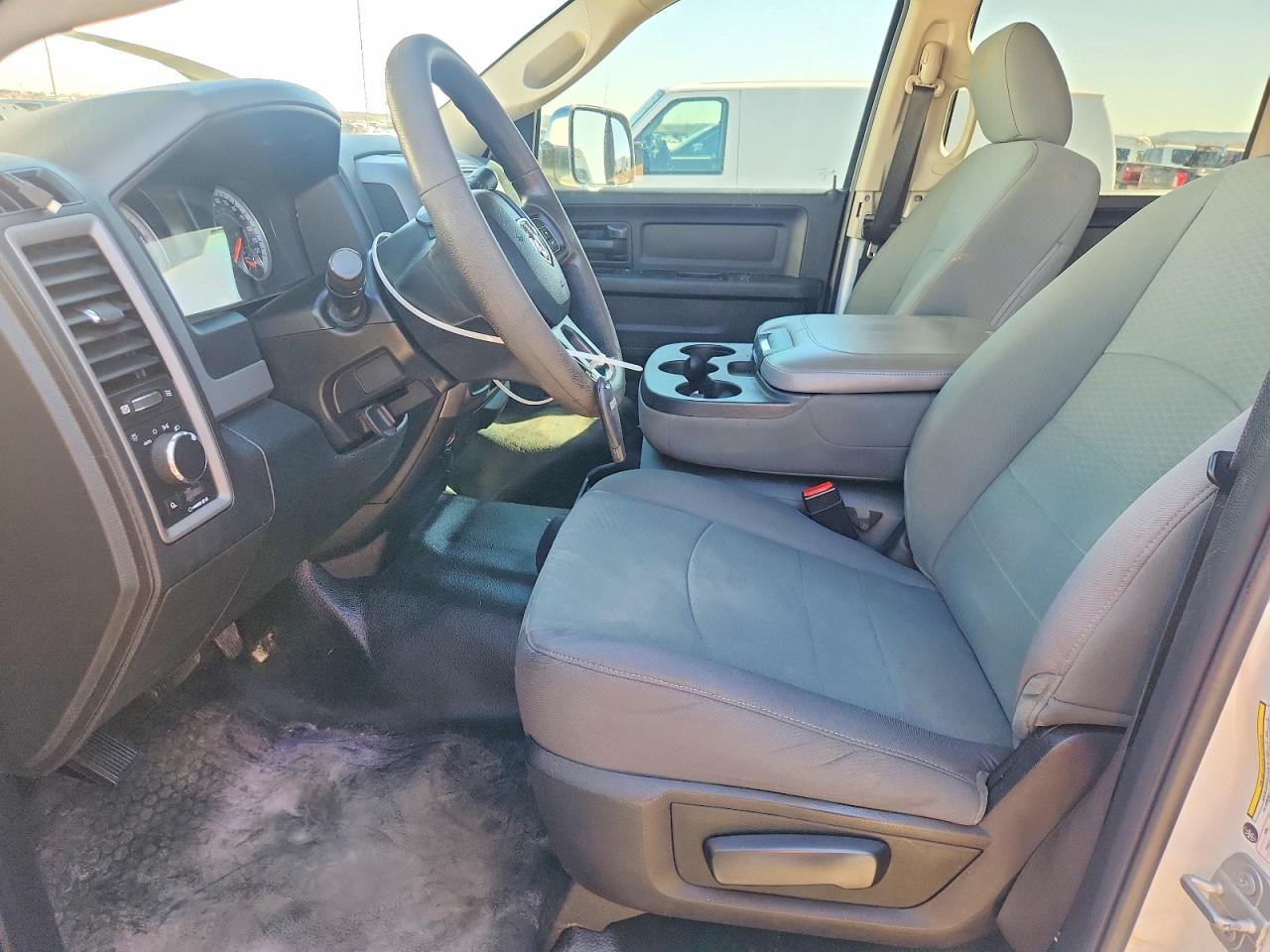 2018 RAM 3500 ST photo 7