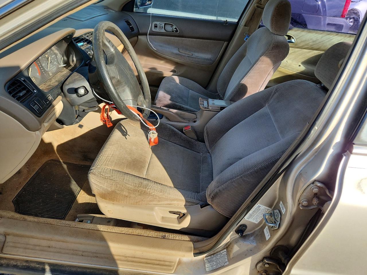 1996 HONDA ACCORD LX photo 7