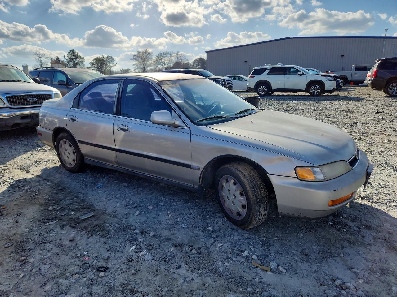 1996 HONDA ACCORD LX photo 4