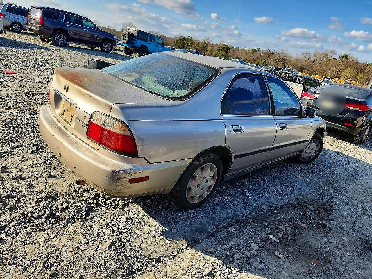 1996 HONDA ACCORD LX photo 3