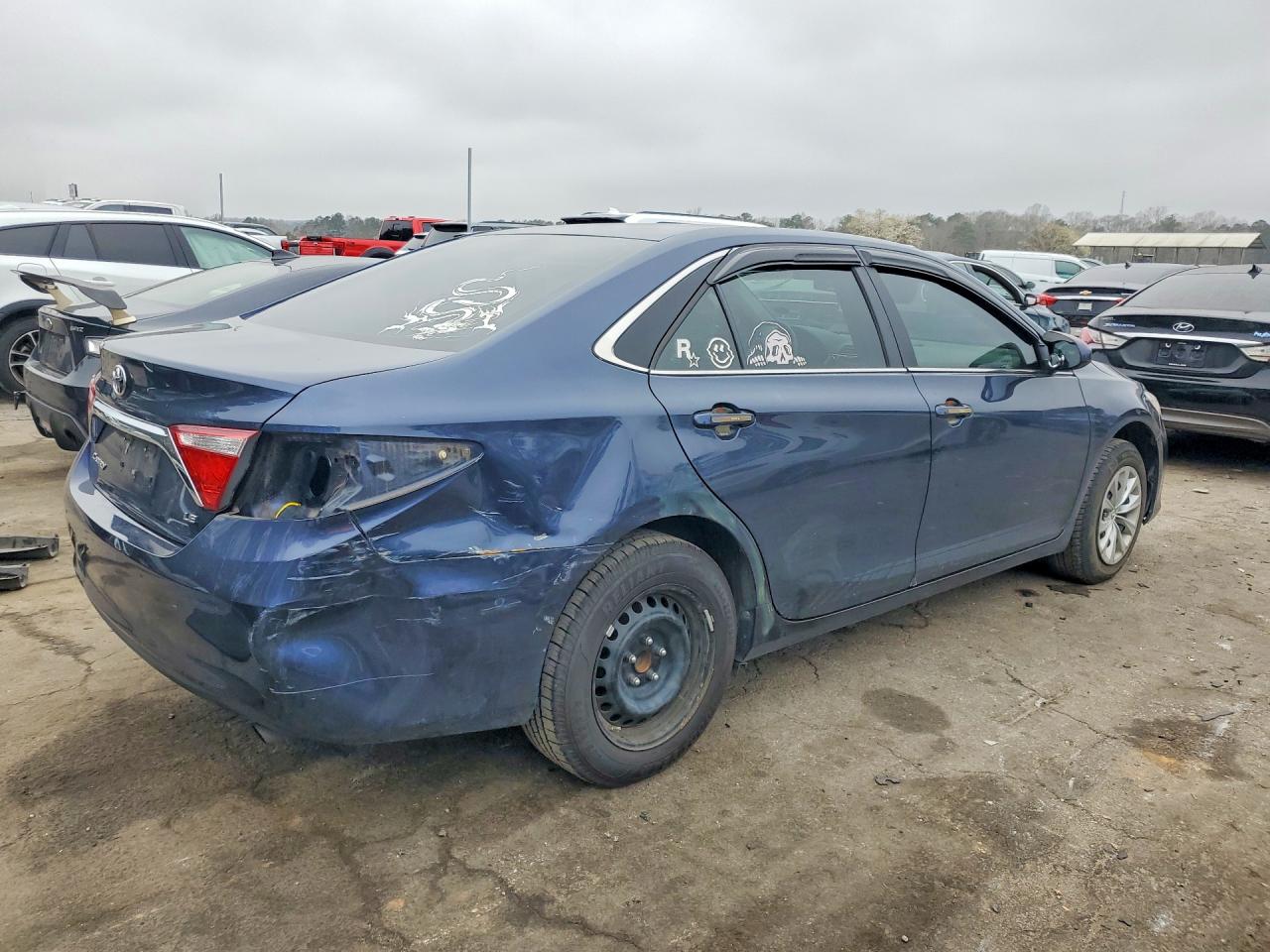 2017 TOYOTA CAMRY LE photo 3