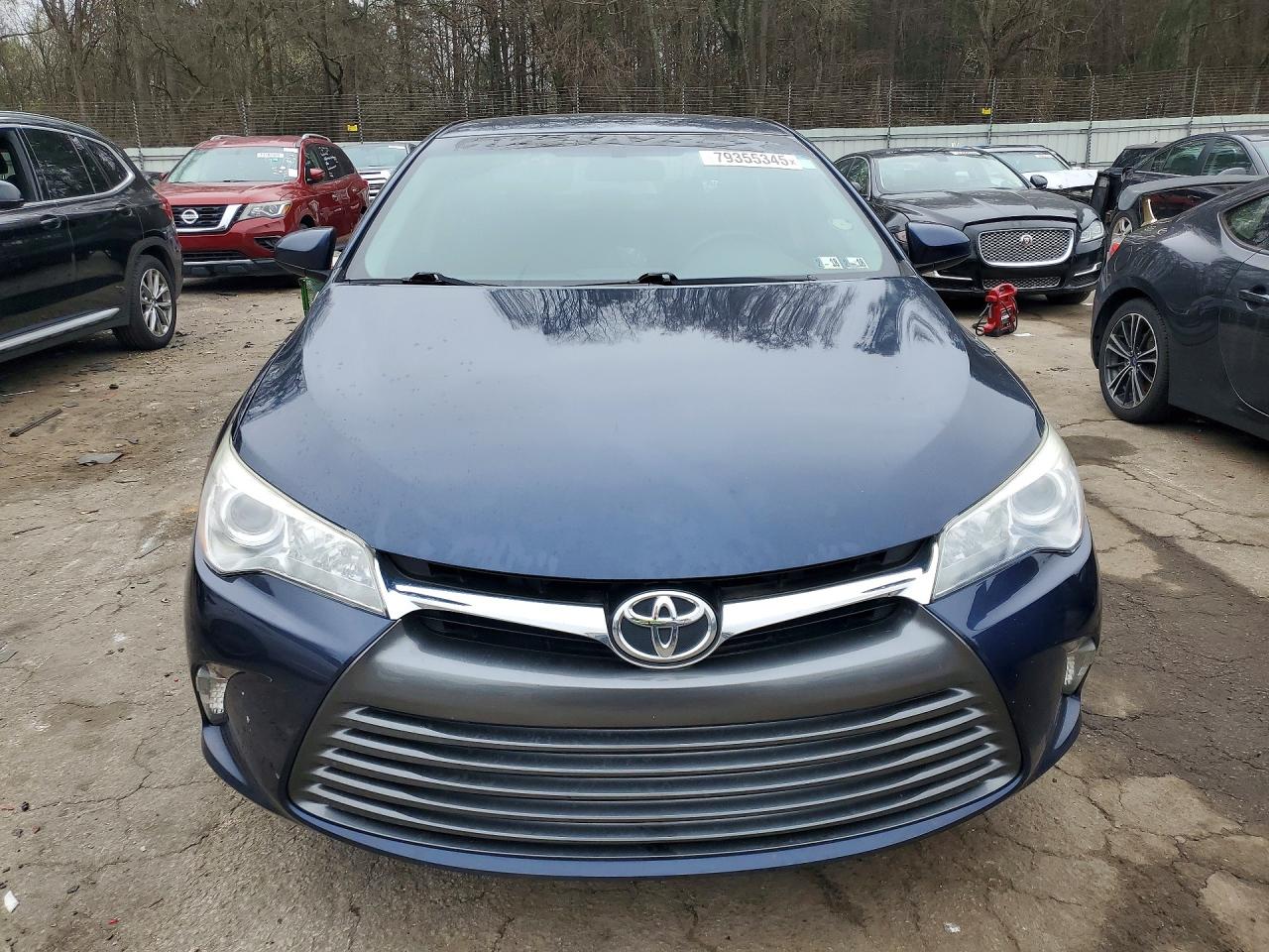2017 TOYOTA CAMRY LE photo 5