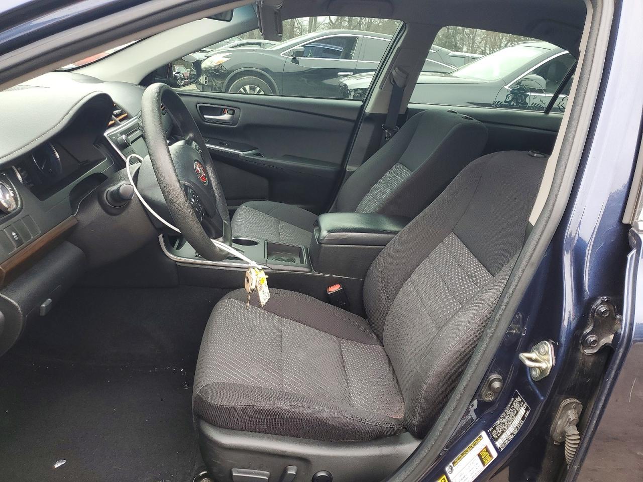 2017 TOYOTA CAMRY LE photo 7