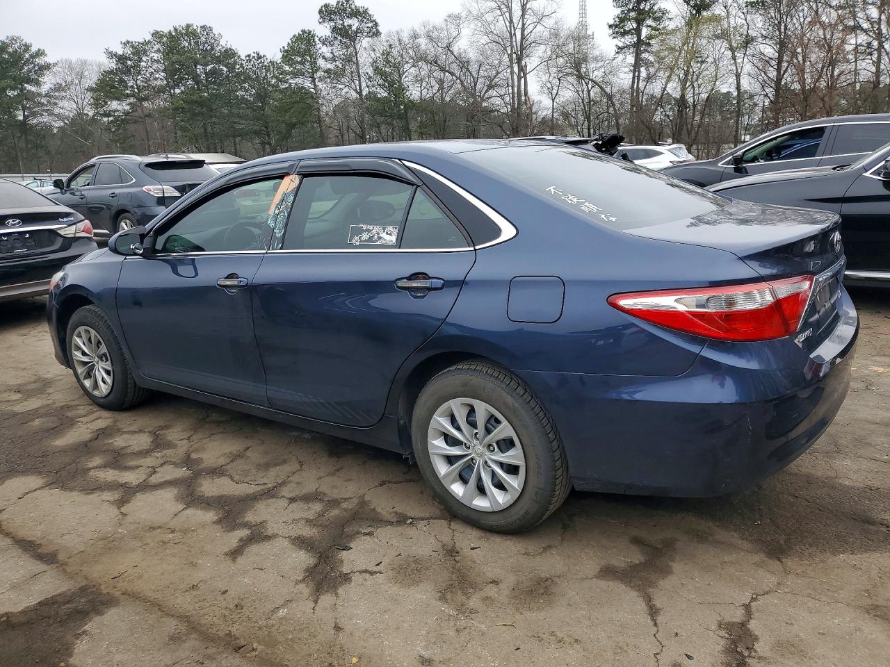 2017 TOYOTA CAMRY LE photo 2