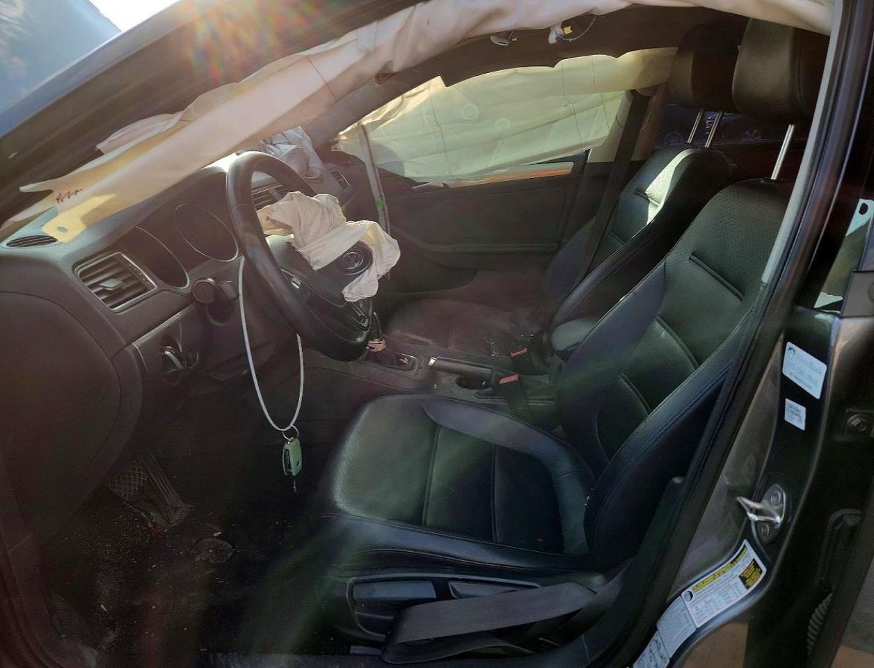 2015 VOLKSWAGEN JETTA SE photo 13