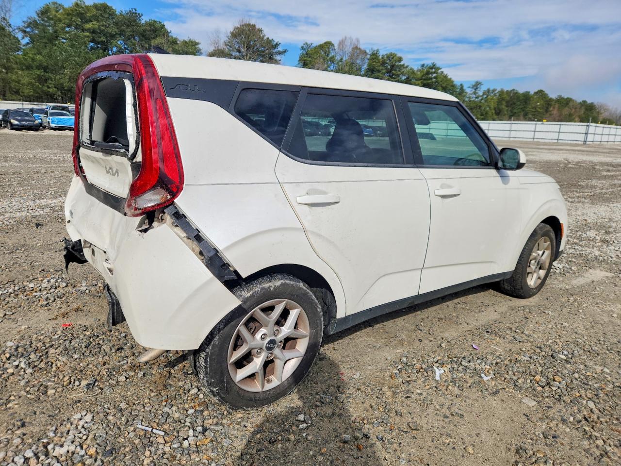 2022 KIA SOUL LX photo 3