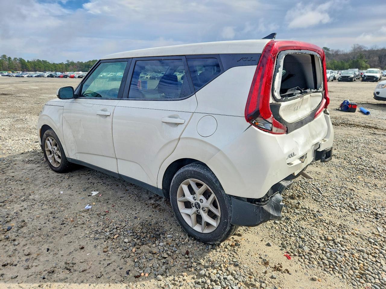 2022 KIA SOUL LX photo 2
