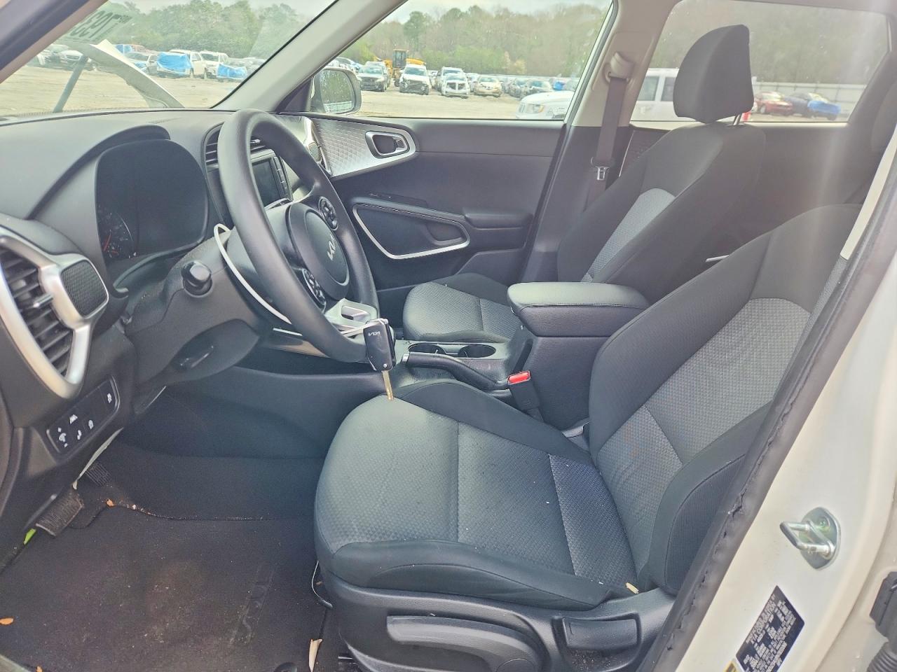 2022 KIA SOUL LX photo 7