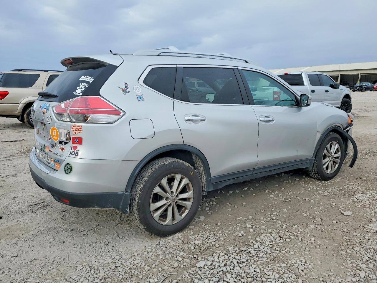 2014 NISSAN ROGUE SV photo 5
