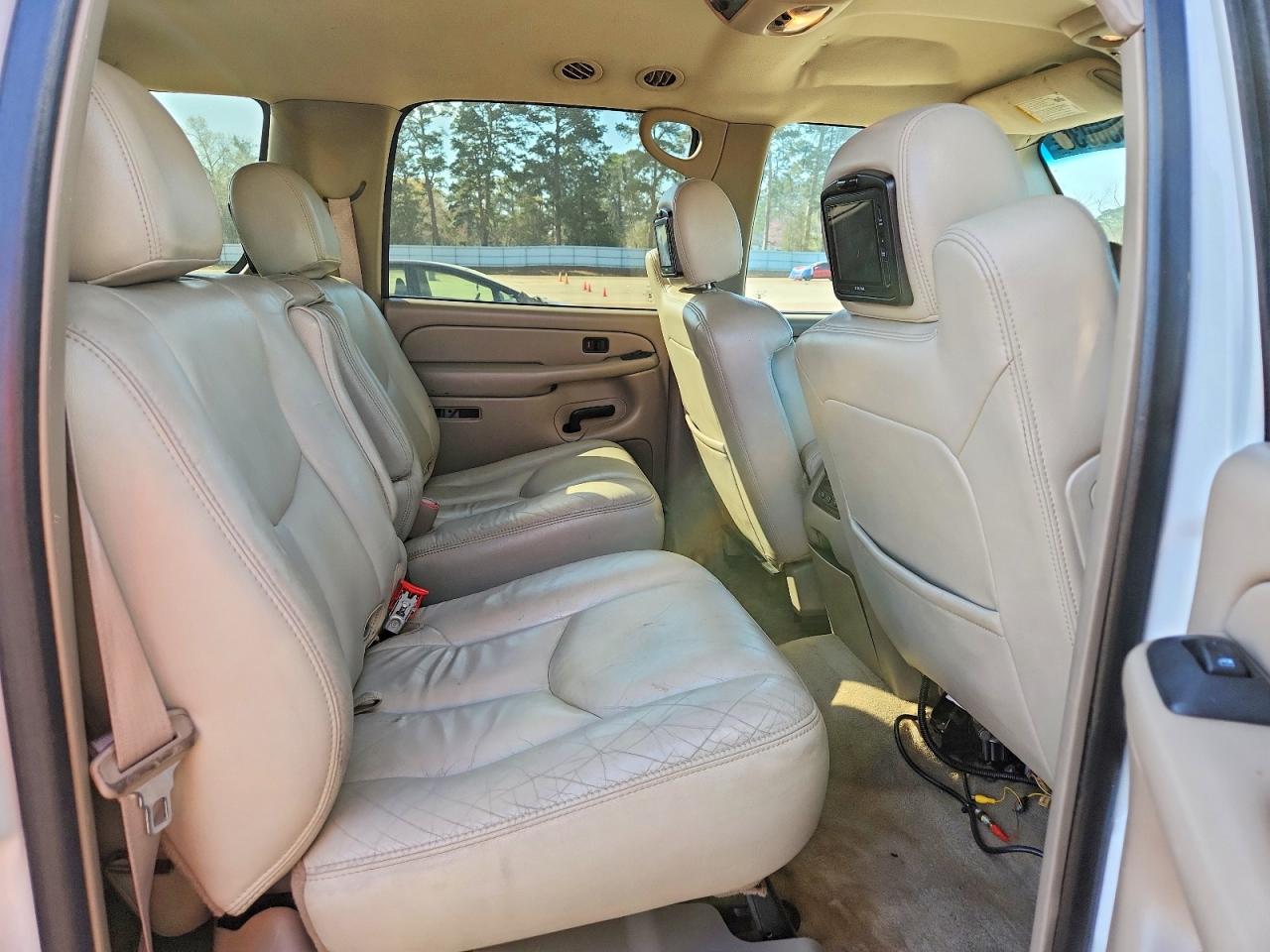 2004 CHEVROLET SUBURBAN K1500 photo 31