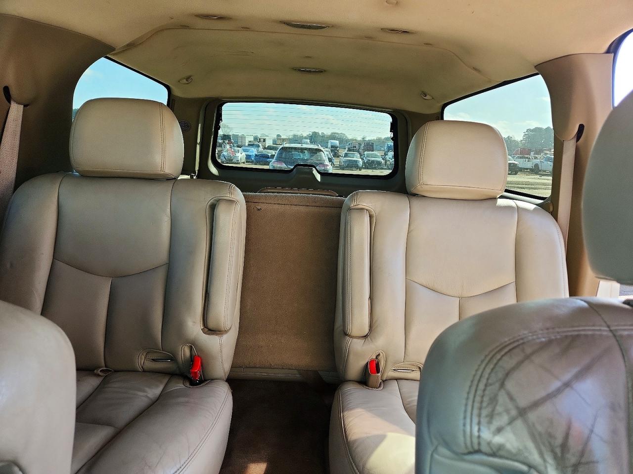 2004 CHEVROLET SUBURBAN K1500 photo 28
