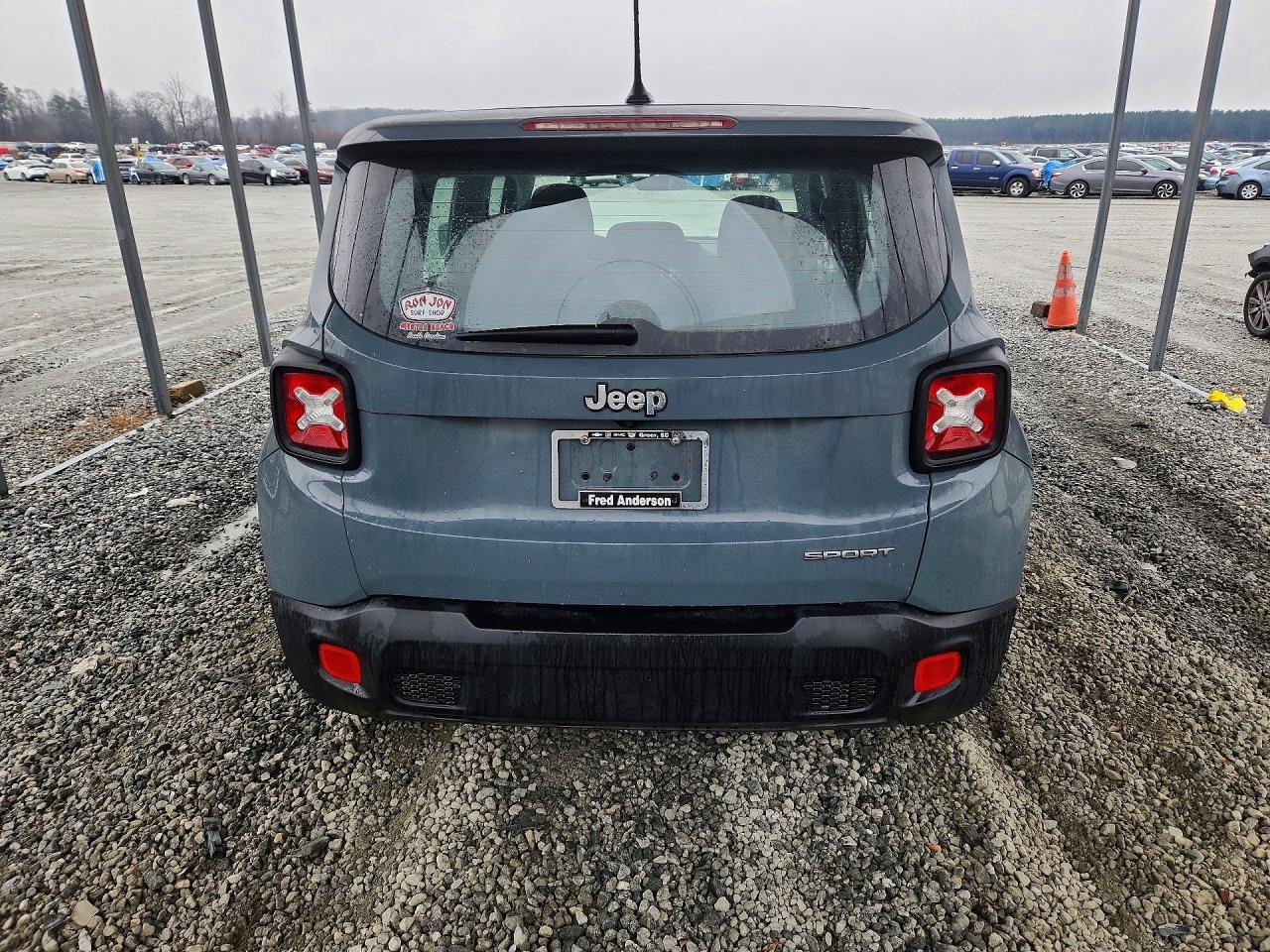 2017 JEEP RENEGADE SPORT photo 6