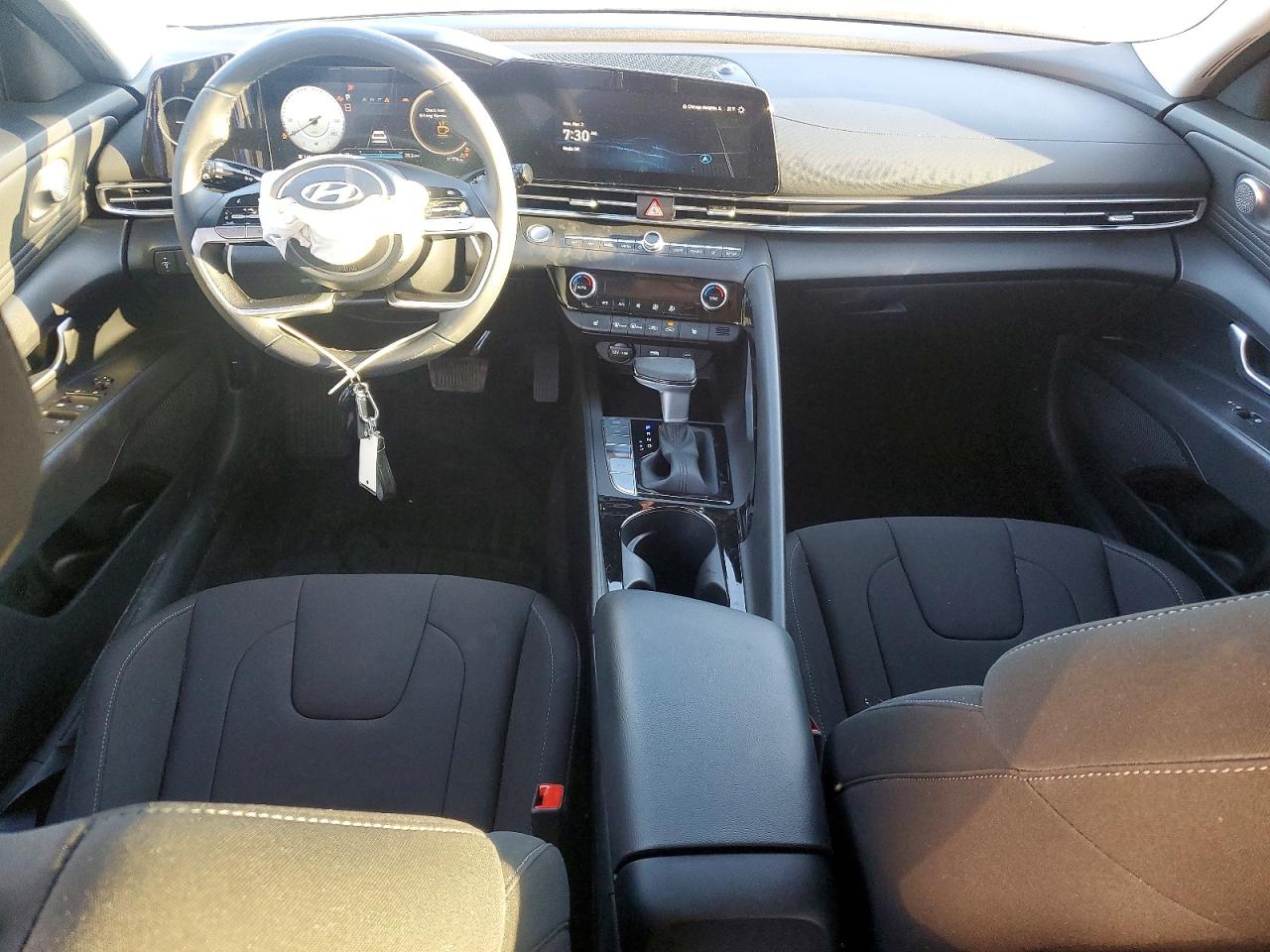 2024 HYUNDAI ELANTRA SEL photo 15