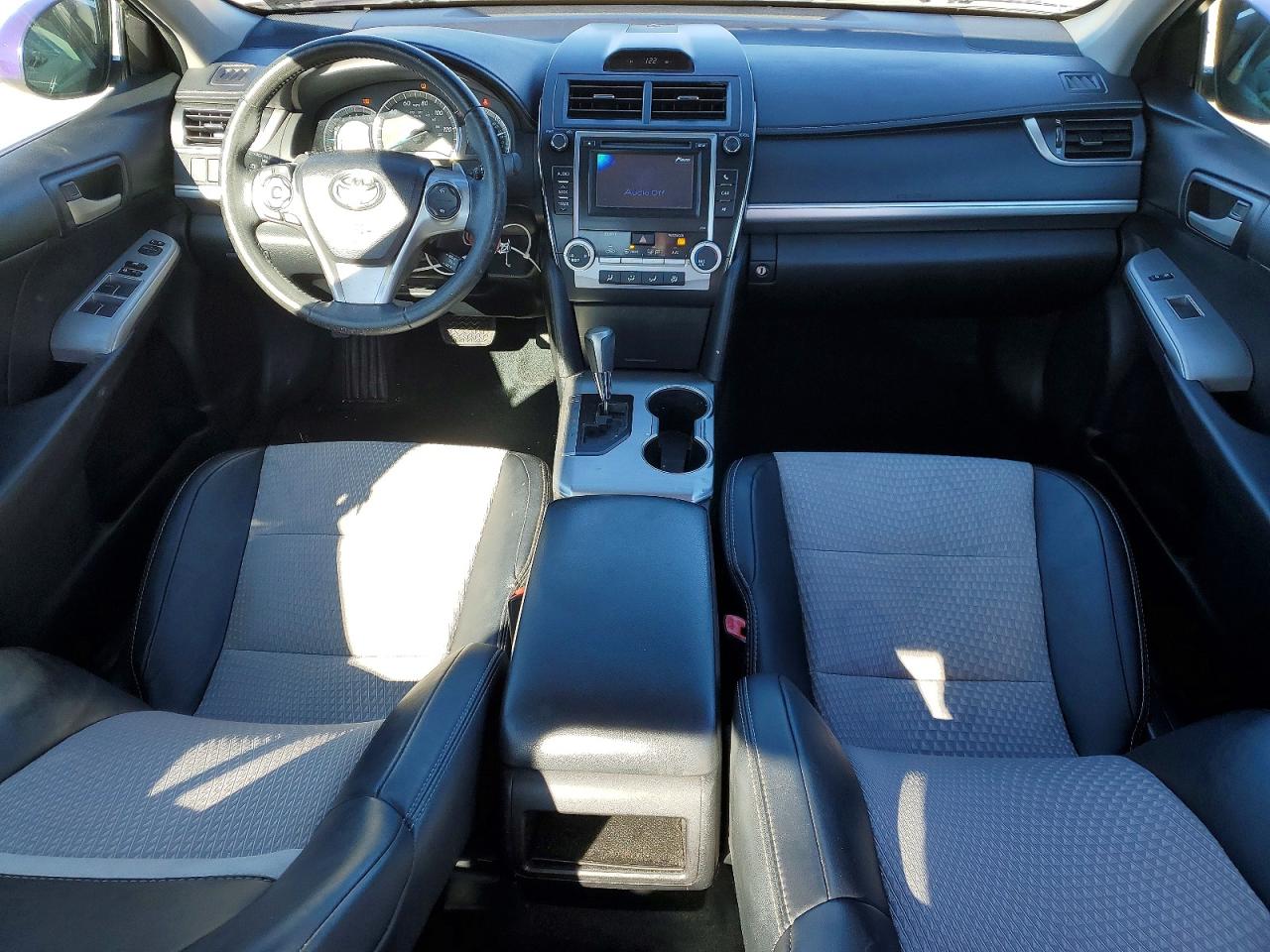 2013 TOYOTA CAMRY SE photo 8