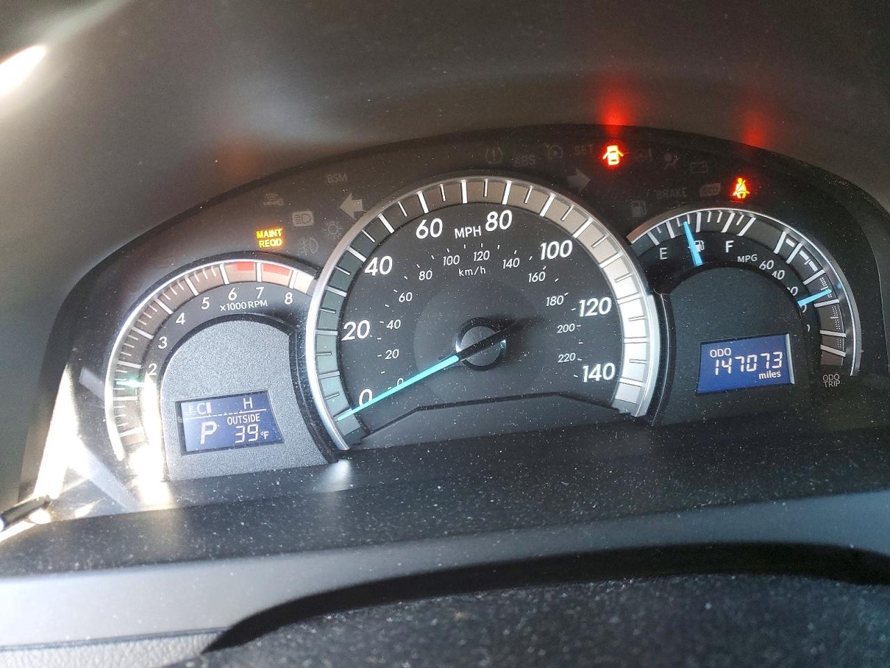 2013 TOYOTA CAMRY SE photo 9
